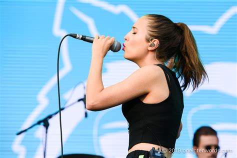 “Alice Merton: Concert van een Duitse Indie-Pop Sensatie!”